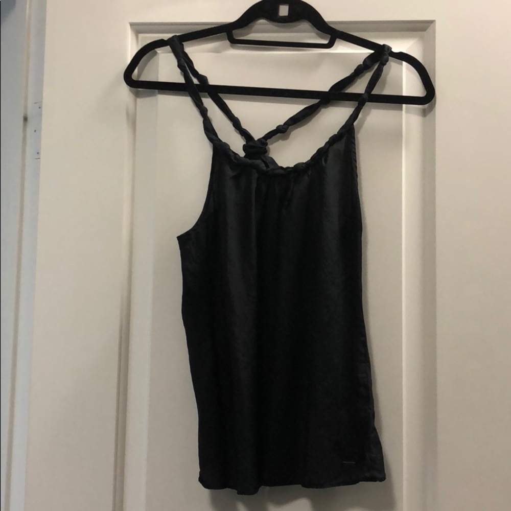 Guess tank